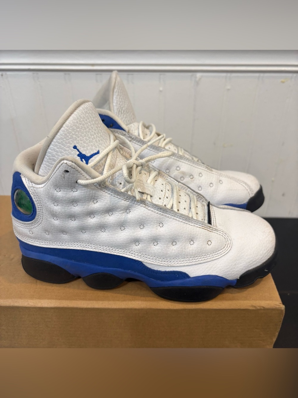 Air Jordan 13 Retro GS white
Hyper Royal Size 7Y 884129-117
XIII Blue